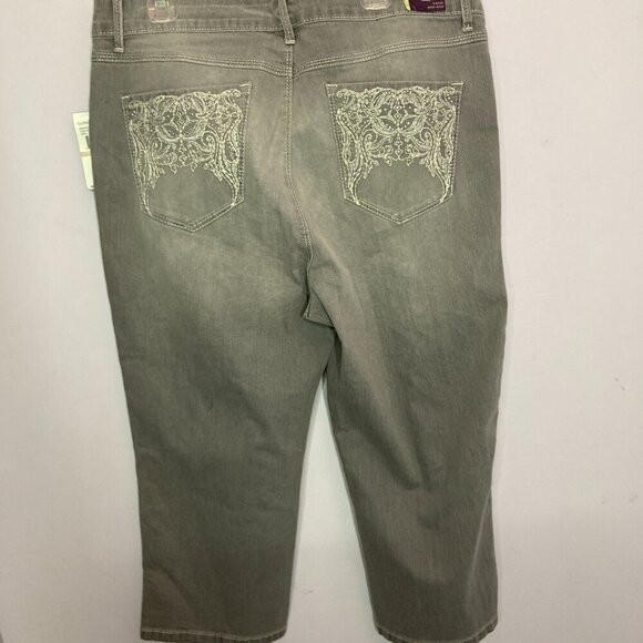 Gloria Vanderbilt Capri, NWT, Size 12Petite - Picture 11 of 13